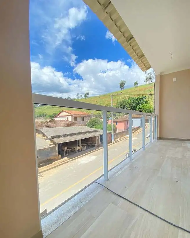 Guarda-corpo de vidro em Corumbataí com acabamento residencial