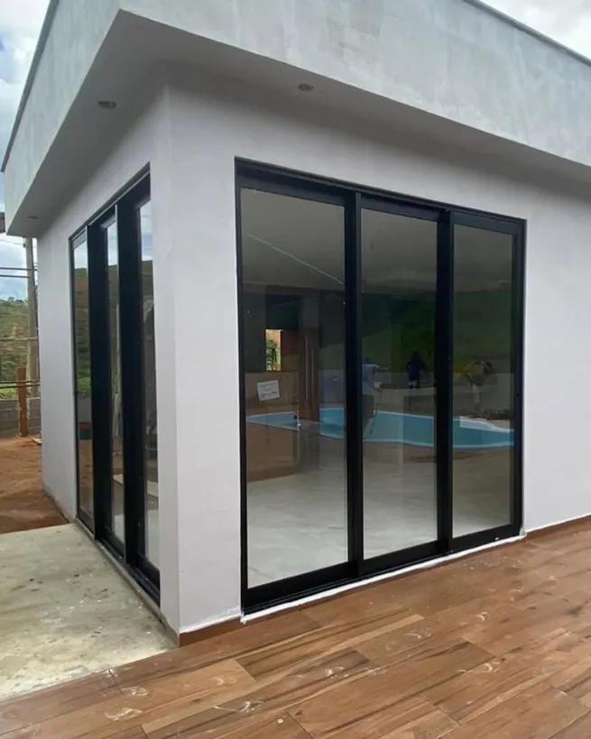 Portas de vidro em Corumbataí - porta de vidro em ambiente residencial