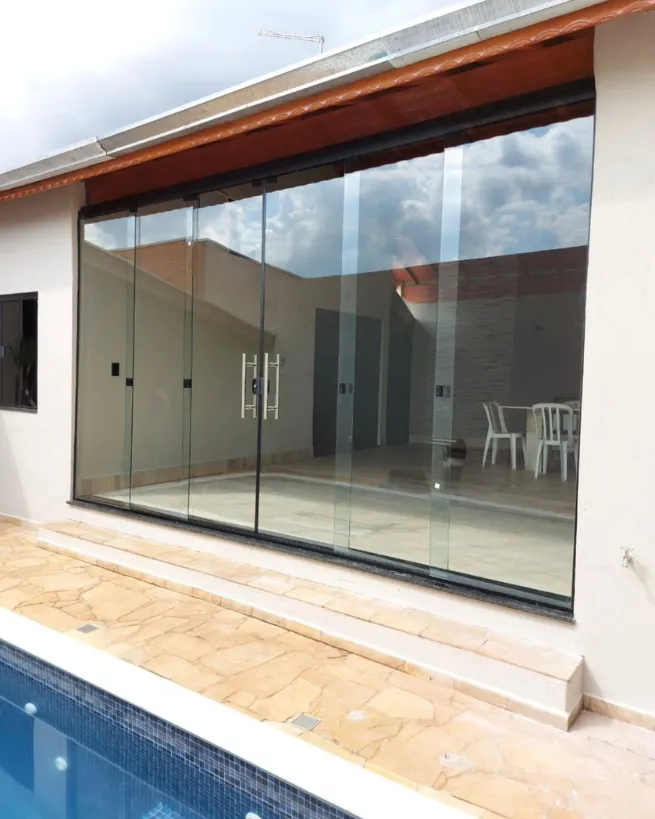 Portas de vidro em Mombuca - ferragens discretas e visual leve